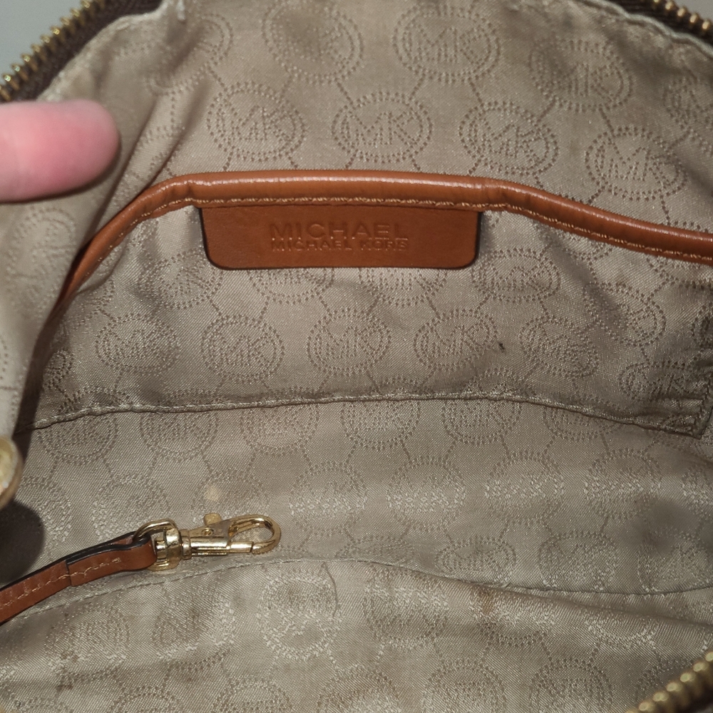 Michael Kors Trisha Brown Crossbody Bag 8" x11" x 3" GUC - Picture 10 of 13